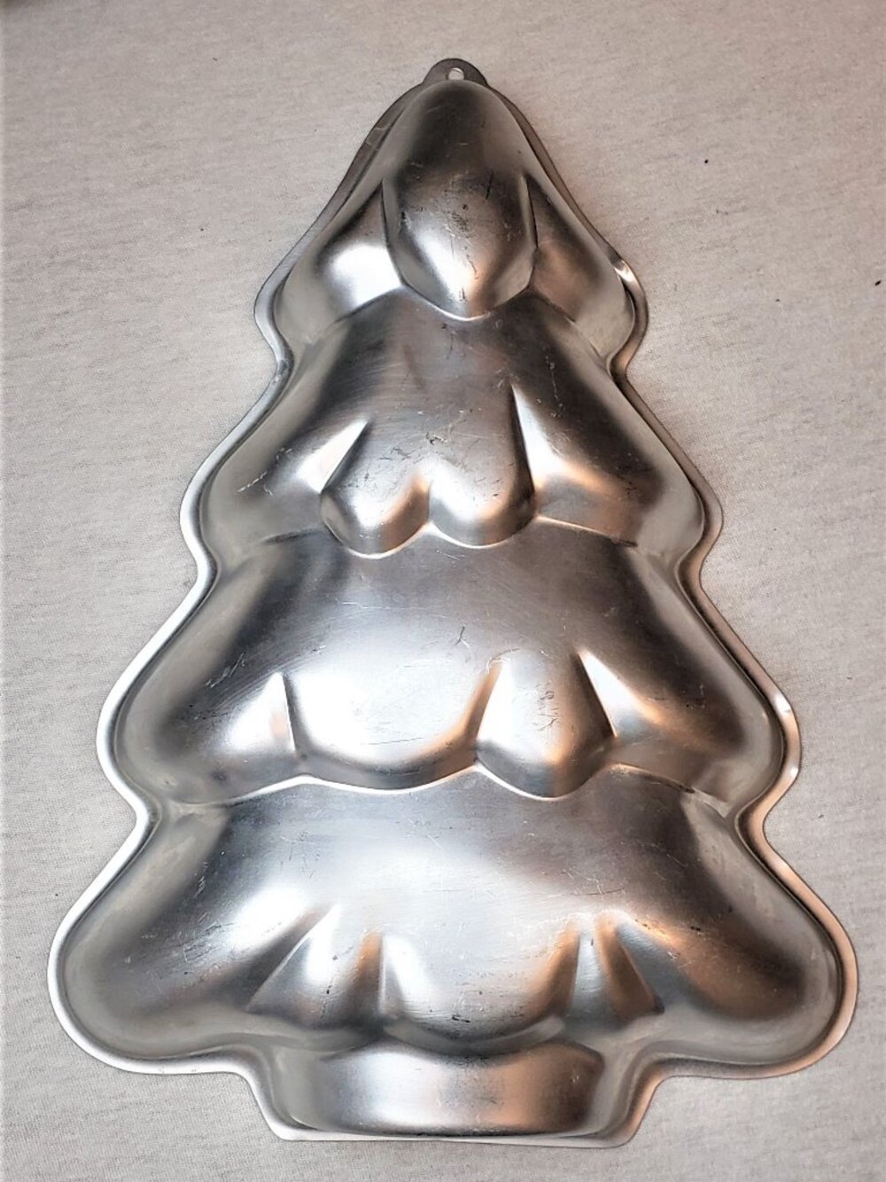 Vintage Wilton Christmas Tree Cake Pan Aluminum 10"W x 14"H 1986 #2105-9410